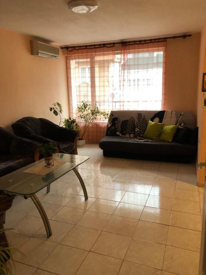 Spacious Beautiful Apartment - Prime Location Варна Екстериор снимка